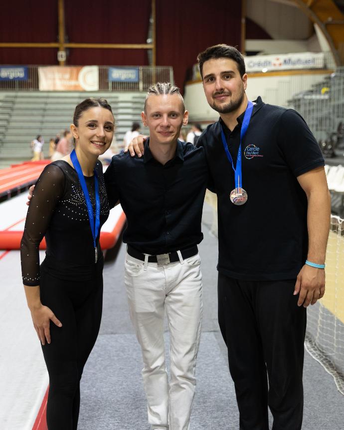 Guillian Speaker avec les champions Loan His et Thomas Edery